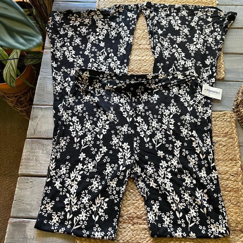 🖤 Black and White Floral Bethany Mota Aeropostale Flare Pants
